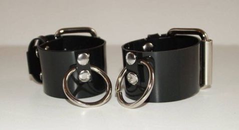 New Metal Round PVC Bracelet (Color: Black)